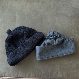 GAP Black and Gray Beanie Duo